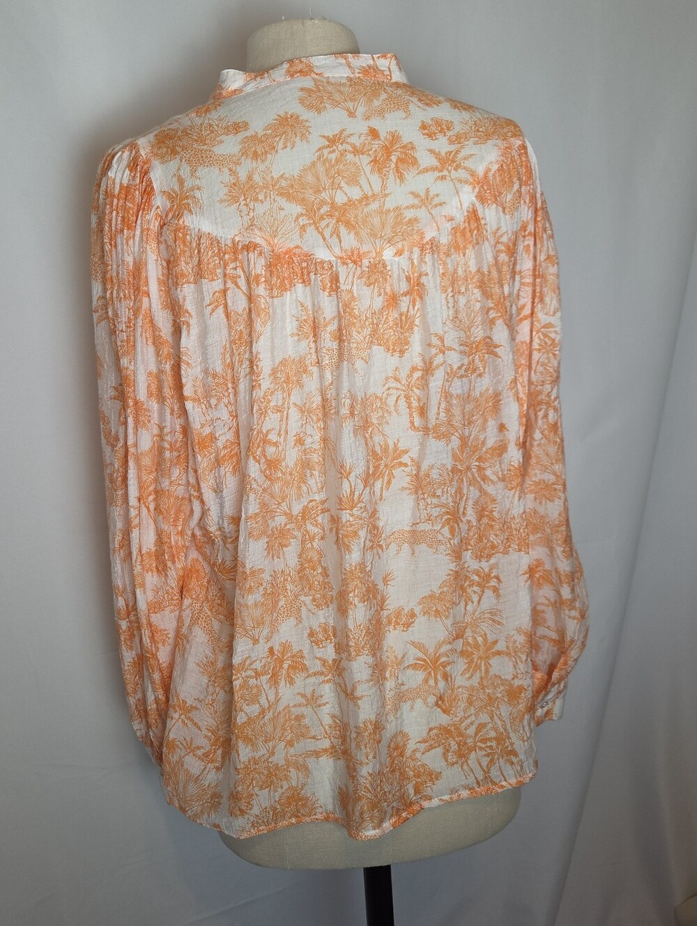 Toile Button Down Top With Balloon Sleeves - Picture 6 of 12